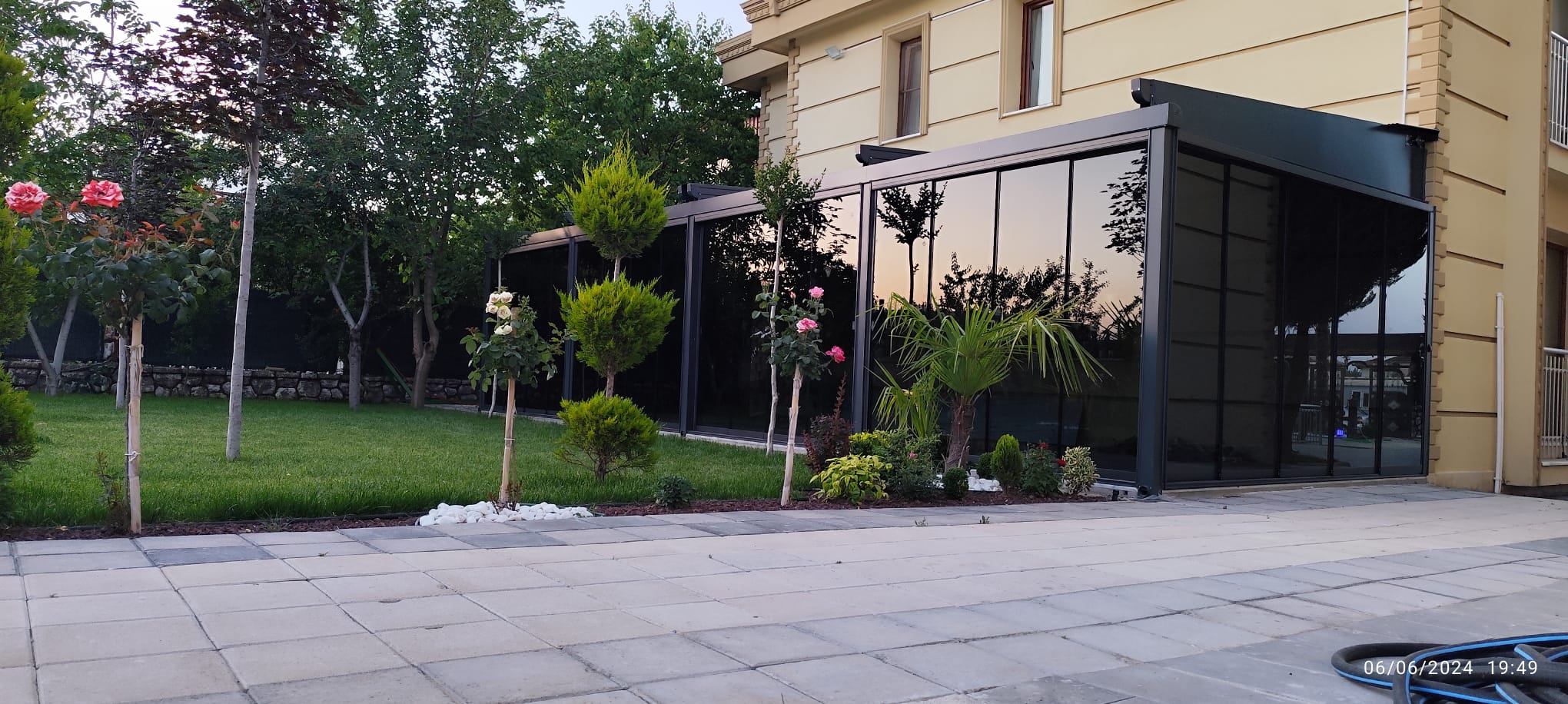 EYFEL Cam Balkon – Malatya’da cam balkon, katlanır cam sistemleri, sürgülü cam balkon, duşakabin, küpeşte, sineklik, giyotin cam, cam tavan ve kış bahçesi çözümleri sunan profesyonel cam uygulama firması.