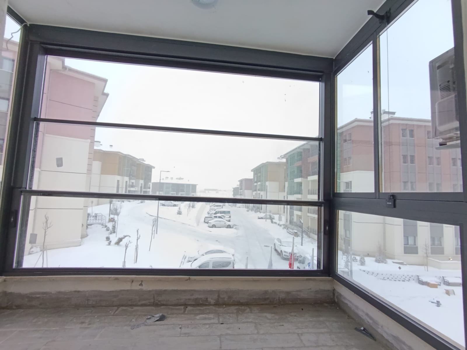 EYFEL Cam Balkon – Malatya’da cam balkon, katlanır cam sistemleri, sürgülü cam balkon, duşakabin, küpeşte, sineklik, giyotin cam, cam tavan ve kış bahçesi çözümleri sunan profesyonel cam uygulama firması.