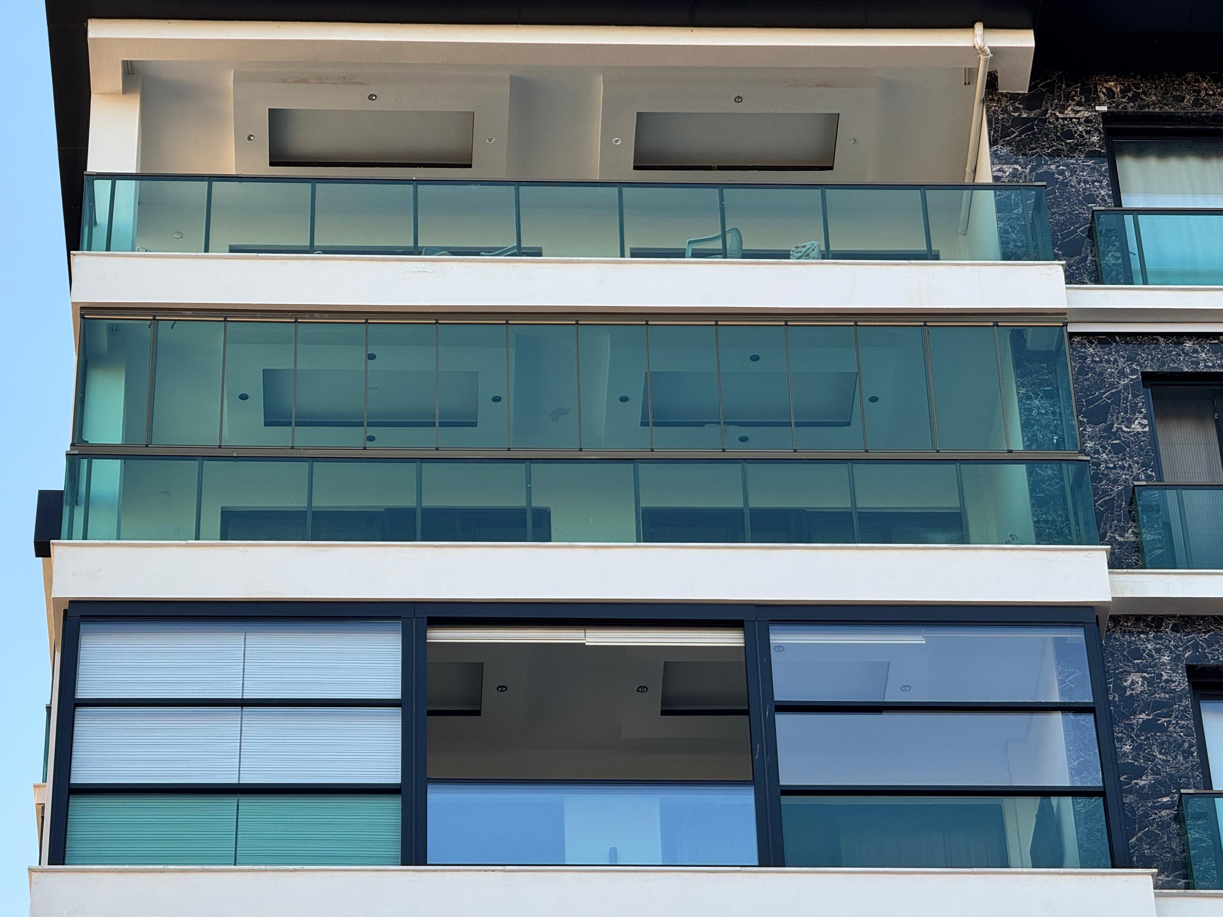 EYFEL Cam Balkon – Malatya’da cam balkon, katlanır cam sistemleri, sürgülü cam balkon, duşakabin, küpeşte, sineklik, giyotin cam, cam tavan ve kış bahçesi çözümleri sunan profesyonel cam uygulama firması.