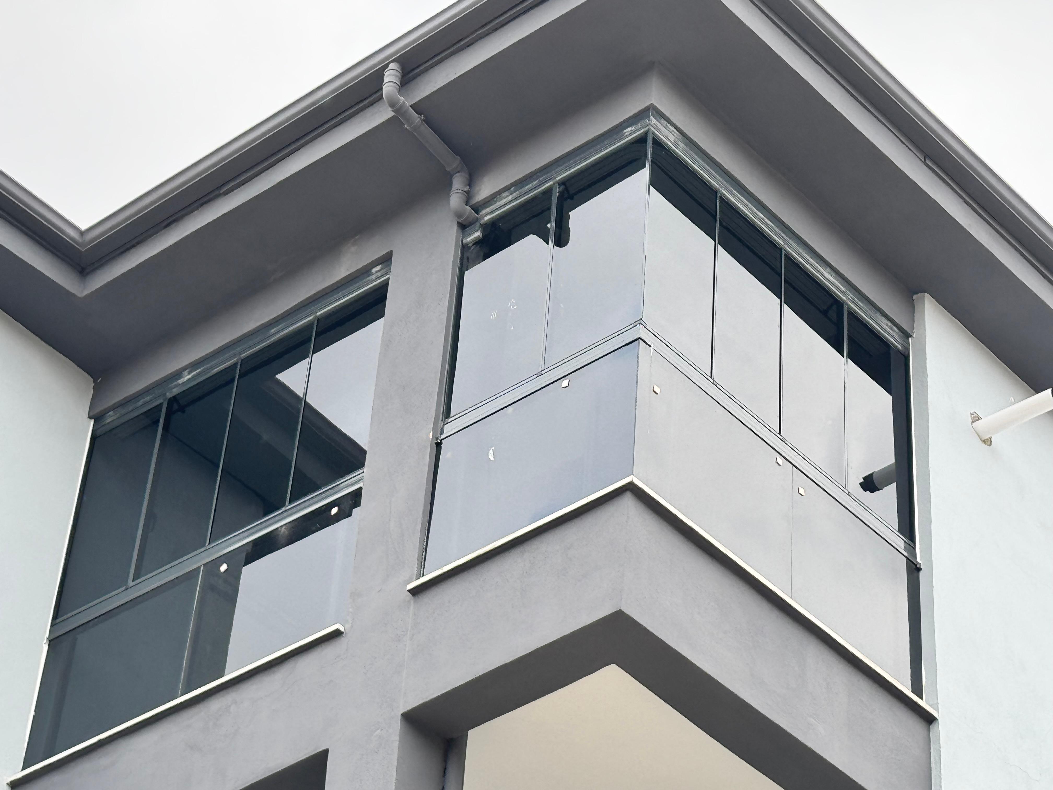 EYFEL Cam Balkon – Malatya’da cam balkon, katlanır cam sistemleri, sürgülü cam balkon, duşakabin, küpeşte, sineklik, giyotin cam, cam tavan ve kış bahçesi çözümleri sunan profesyonel cam uygulama firması.