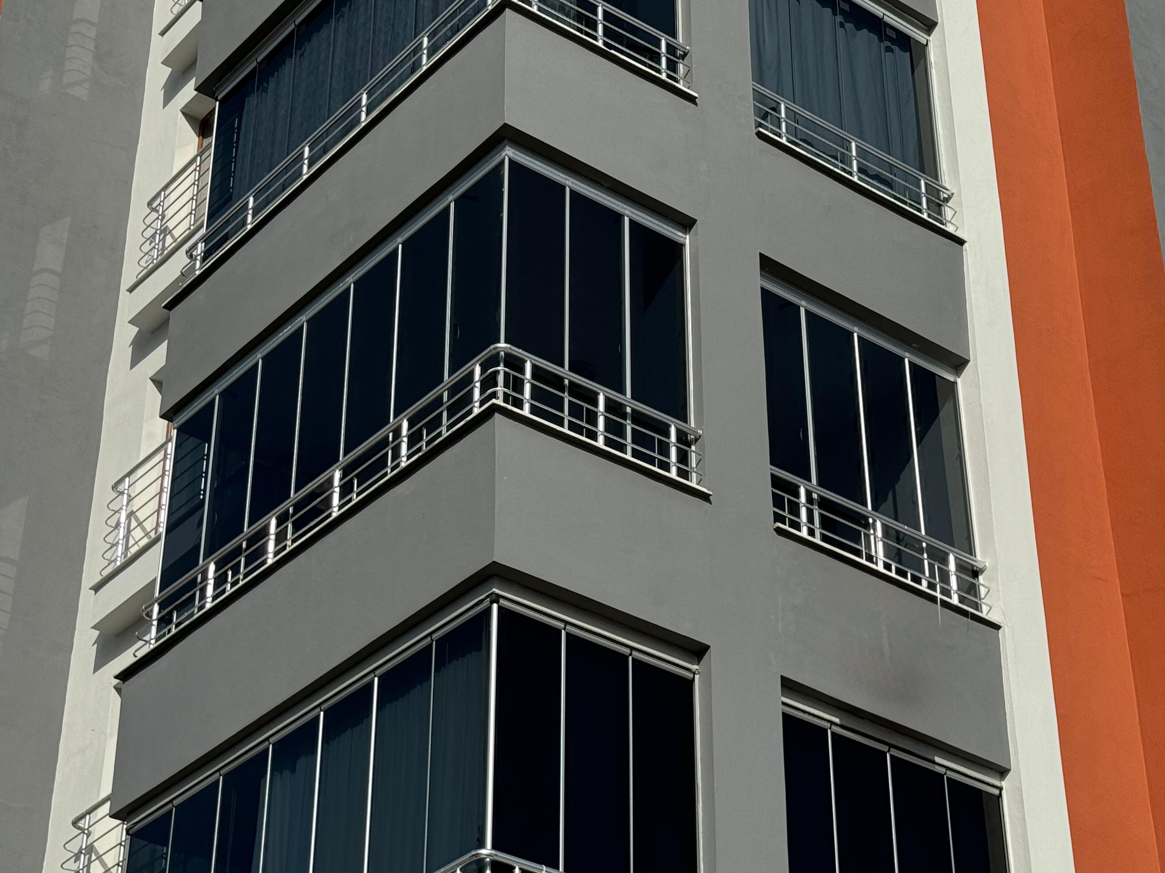 EYFEL Cam Balkon – Malatya’da cam balkon, katlanır cam sistemleri, sürgülü cam balkon, duşakabin, küpeşte, sineklik, giyotin cam, cam tavan ve kış bahçesi çözümleri sunan profesyonel cam uygulama firması.