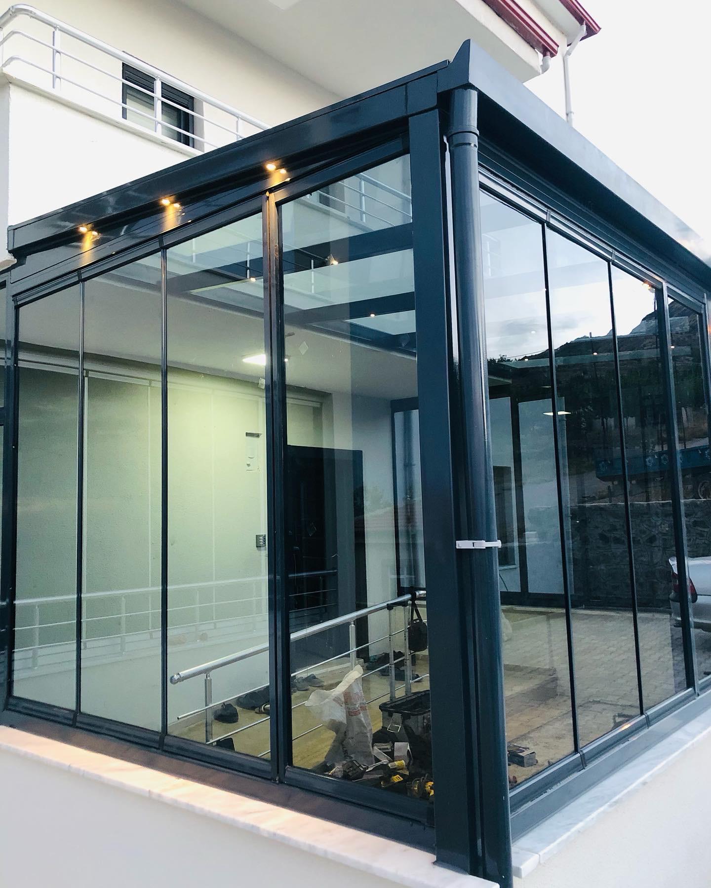 EYFEL Cam Balkon – Malatya’da cam balkon, katlanır cam sistemleri, sürgülü cam balkon, duşakabin, küpeşte, sineklik, giyotin cam, cam tavan ve kış bahçesi çözümleri sunan profesyonel cam uygulama firması.
