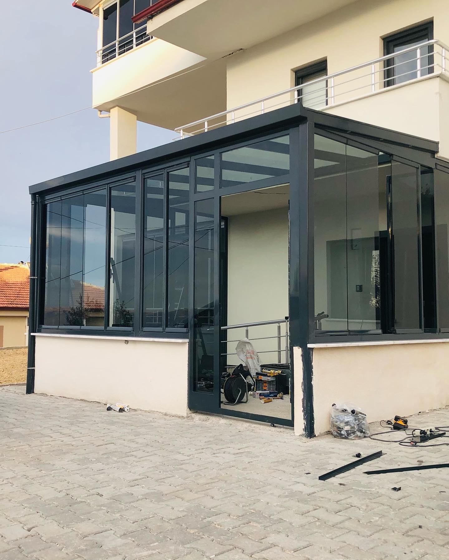 EYFEL Cam Balkon – Malatya’da cam balkon, katlanır cam sistemleri, sürgülü cam balkon, duşakabin, küpeşte, sineklik, giyotin cam, cam tavan ve kış bahçesi çözümleri sunan profesyonel cam uygulama firması.